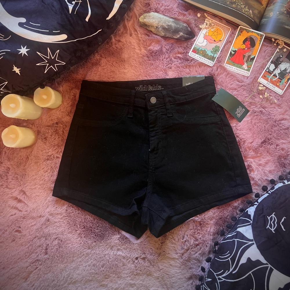 ✨🖤 Wild Fable 🖤✨ Black Mom Short Size 6